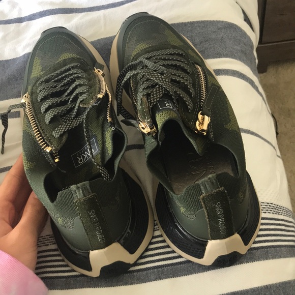 Men’s Camo Shoes - Picture 1 of 4